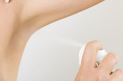 Mau cheiro nas axilas ou no corpo: o que &eacute; isso? Quais s&atilde;o as causas? Tem tratamento?