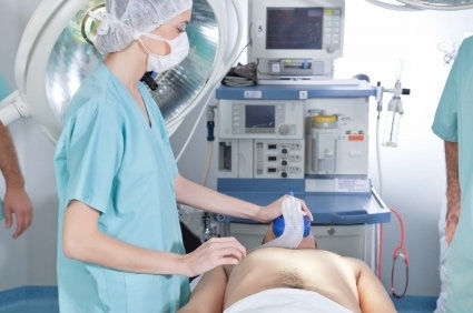 Quando a ventila&ccedil;&atilde;o mec&acirc;nica &eacute; necess&aacute;ria? Como ela &eacute;? Quais s&atilde;o as poss&iacute;veis complica&ccedil;&otilde;es?