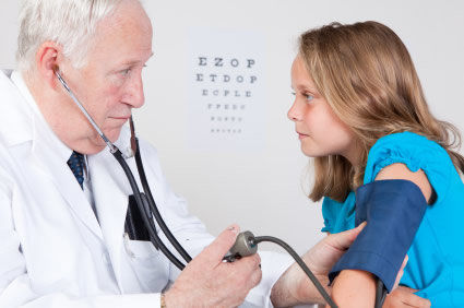 Hipertens&atilde;o arterial na inf&acirc;ncia ou a crian&ccedil;a com press&atilde;o alta: o que deve ser feito?